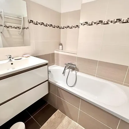 Very Nice 55m In The Heart Of Saint-raphael Apartament *