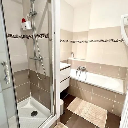 Very Nice 55m In The Heart Of Saint-raphael