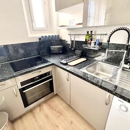 Apartment Very Nice 55m In The Heart Of Saint-raphael *